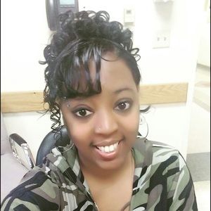 Meet your Posher, Deeddra